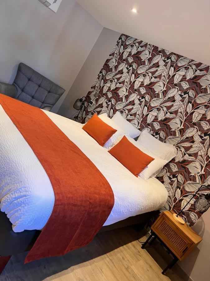 Logis Hotel De France La Cote-Saint-Andre Bagian luar foto