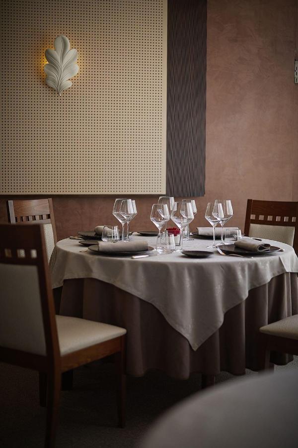Logis Hotel De France La Cote-Saint-Andre Bagian luar foto