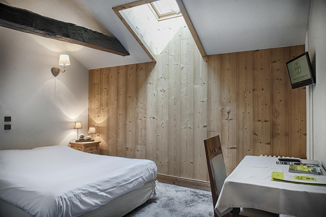 Logis Hotel De France La Cote-Saint-Andre Bagian luar foto