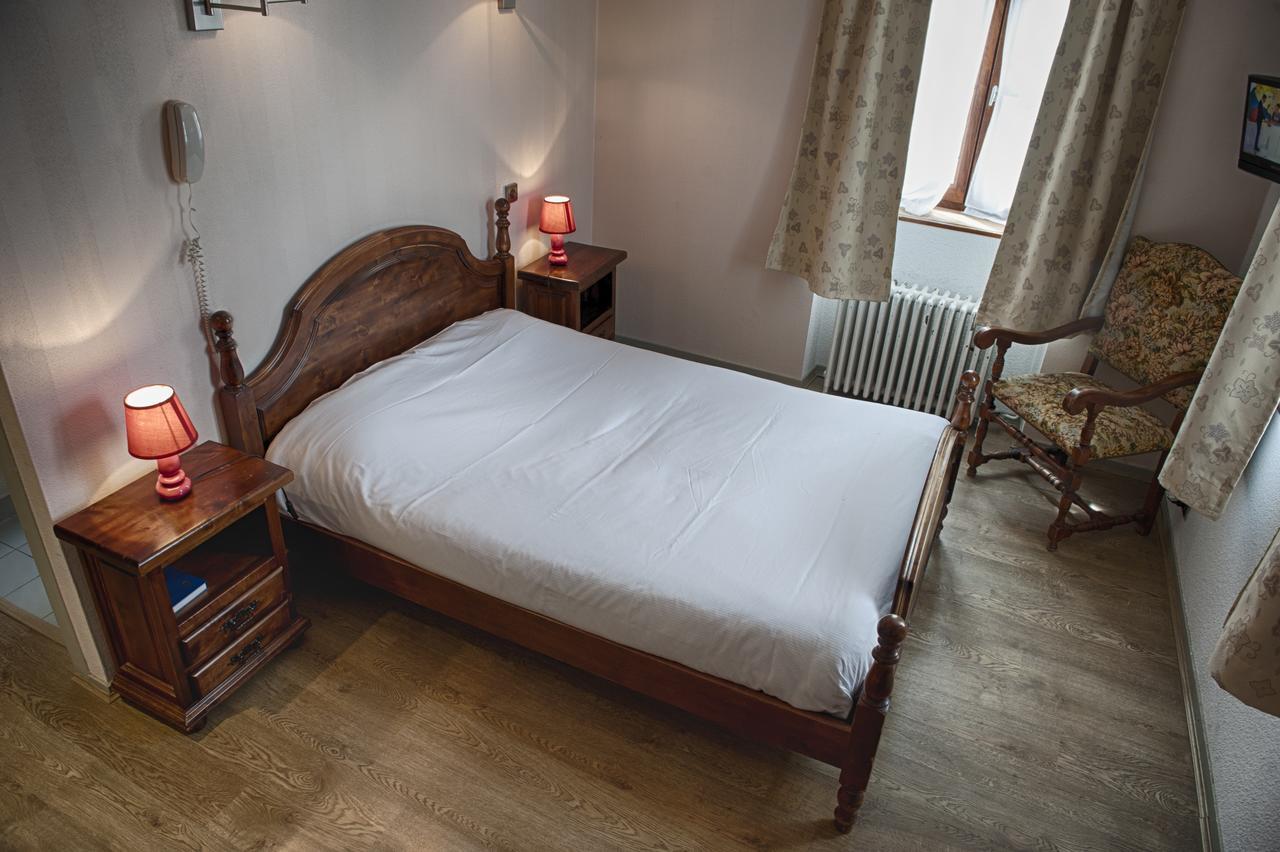 Logis Hotel De France La Cote-Saint-Andre Bagian luar foto